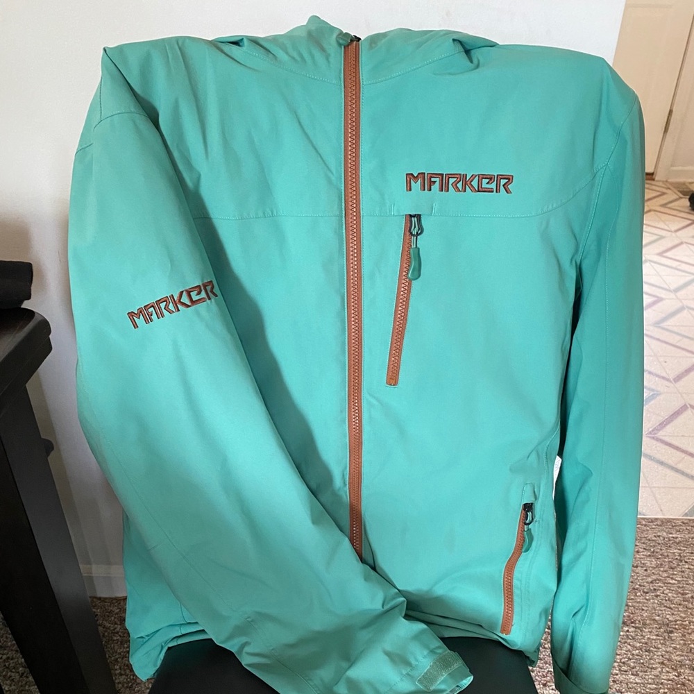 Men’s medium marker snow jacket